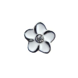 White flower charm