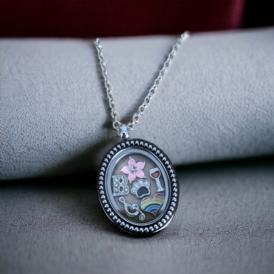 Oval locket necklace