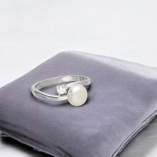 Cubic Zirconia And Pearl Ring